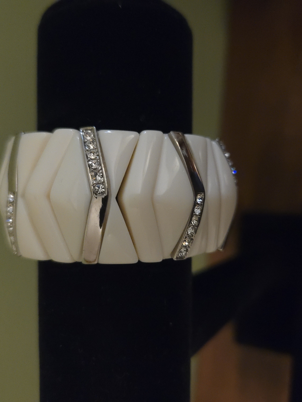 Crystal-Trim White Stretch Bracelet with Silver Accents